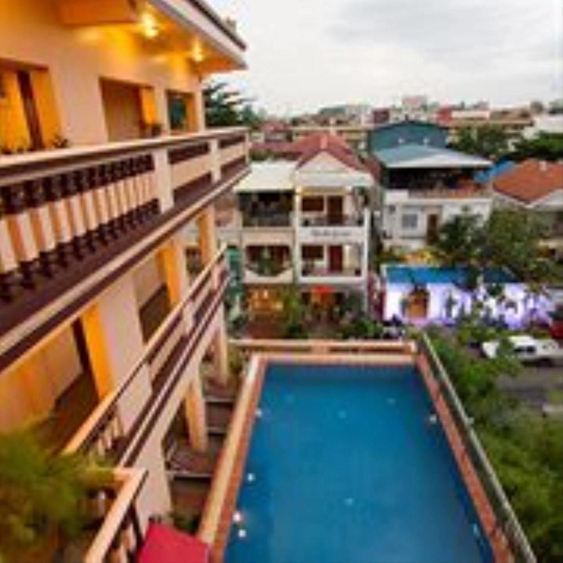 G Eleven Hotel พนมเปญ ภายนอก รูปภาพ