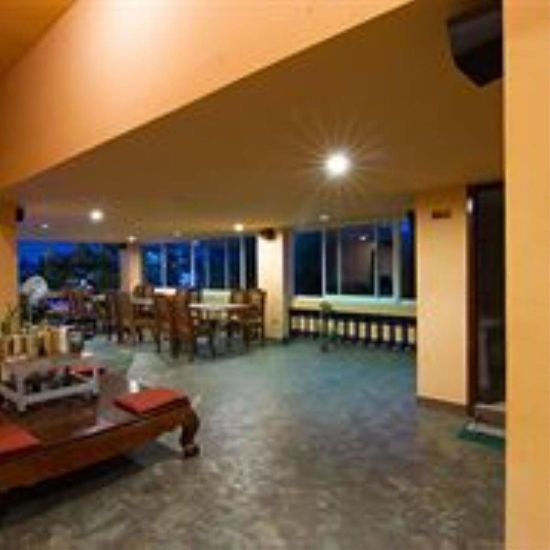 G Eleven Hotel พนมเปญ ภายนอก รูปภาพ