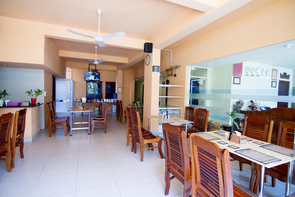 G Eleven Hotel พนมเปญ ภายนอก รูปภาพ